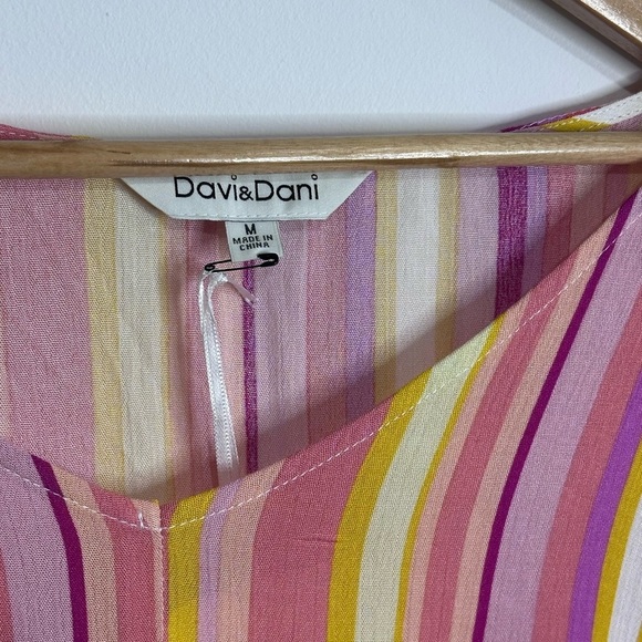 DAVI & DANI Pink and Orange Bell Sleeve Blouse - Picture 2 of 4